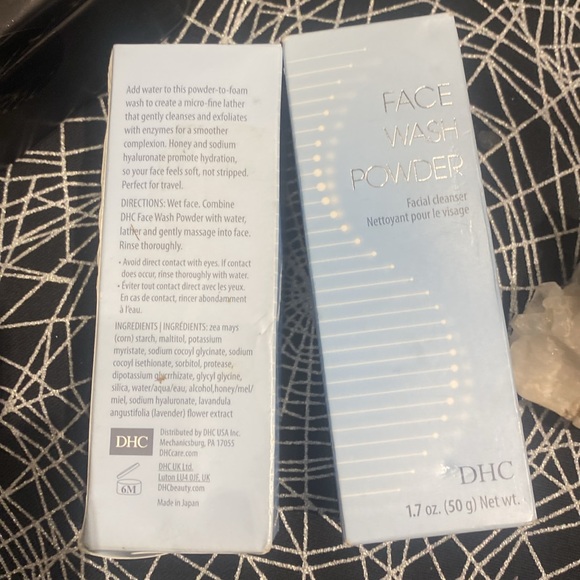 DHC
Face Wash Powder Facial Cleanser - Picture 5 of 5